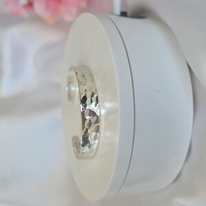 Vintage  Mexico Sterling Silver Dainty Hammered  Cuff Bracelet